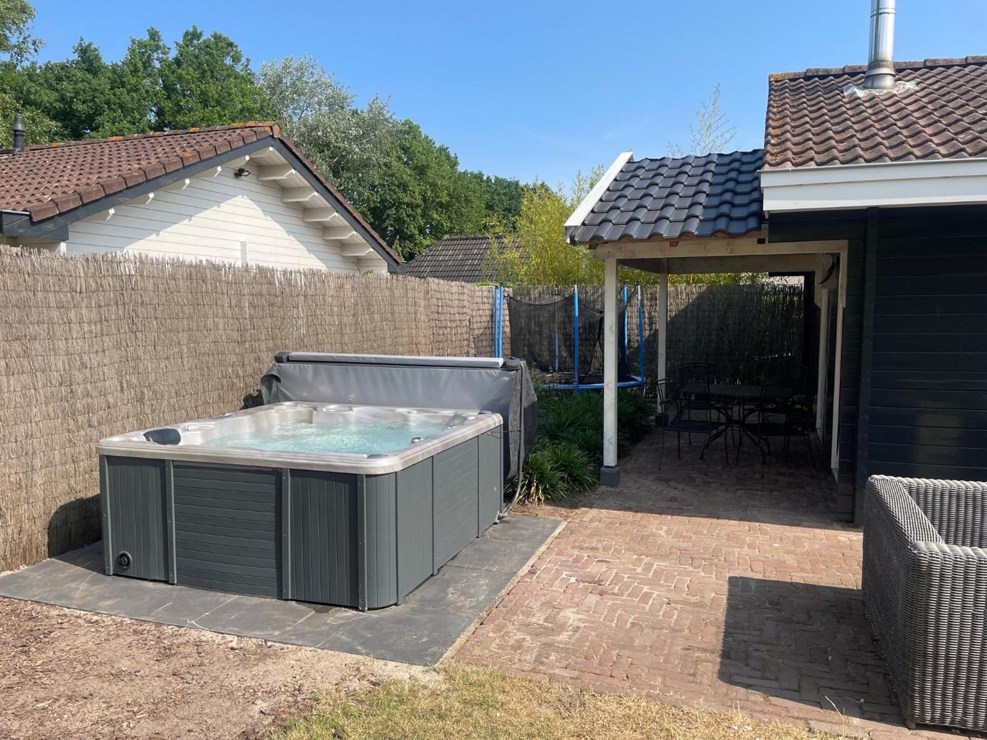 ארמלו De Genten 1, Vakantiewoning Met Jacuzzi מראה חיצוני תמונה